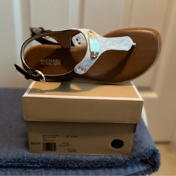 Two colors leather sandals from Michael Kors - Picture 3 of 10